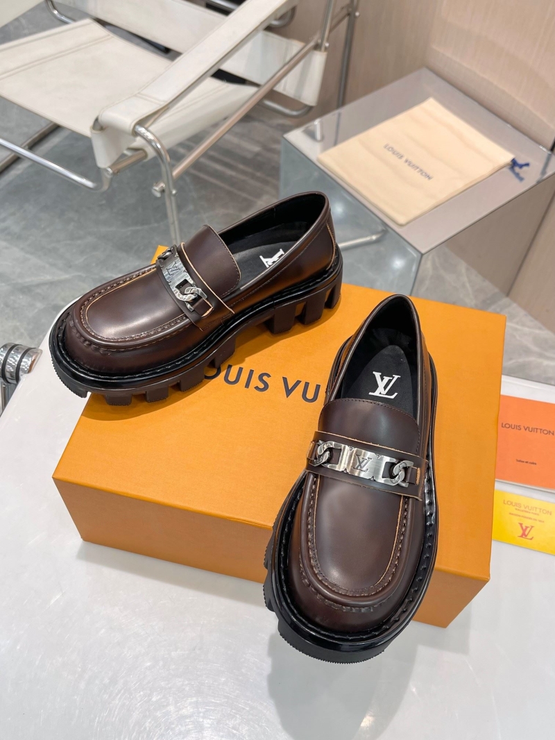 l0vis Vvtt0n loafers